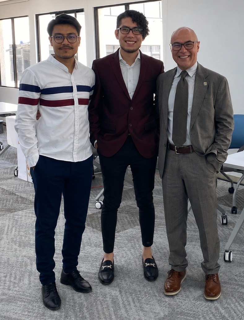 Firma de convenio entre Prendho UTPL y Founders Connect para impulsar el talento startup en Ecuador.
